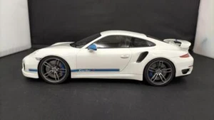 Direct from Japan 1/18 scale KYOSHO: Porsche 911 - Picture 1 of 8