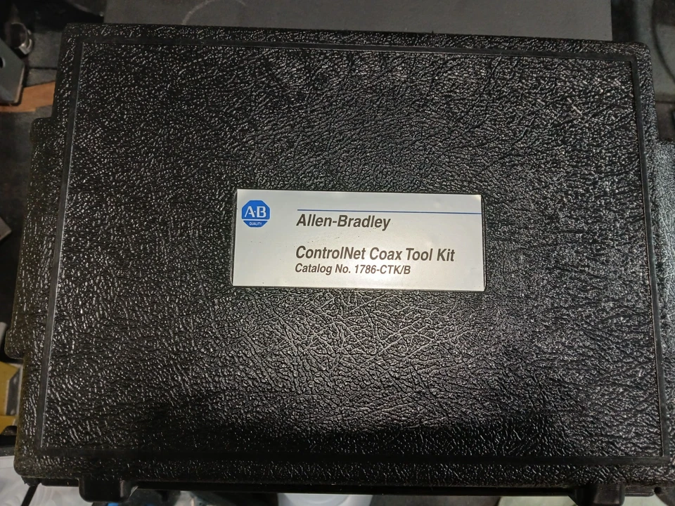 Набор коаксиальных инструментов Allen-Bradley Controlnet 1786-CTK-B - Изображение 1 из 3