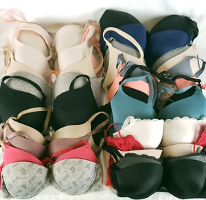 Reggiseno Victorias Secret e VS PINK lotto di 23 danneggiati da riutilizzare o riparare - Foto 1 di 13