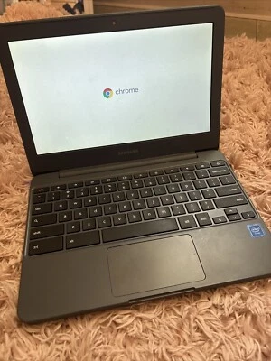 Samsung Chromebook 3 - Intel Dual-Core Celeron N3060, 11.6” HD, 4GB Ram, 32GB Foto 1 de 4