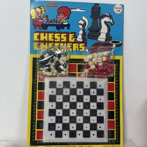 Vintage 1971 Traveling Chess Game in Package - Picture 1 of 3
