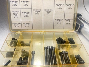 Newport SK-25A Schwarzoxid Schraubensatz - Fairer Zustand 40+ Schrauben links 1 Pfund (V17) - Bild 1 von 4