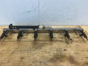 07-10 BMW E60 528xi 528i N52 N52N 6-Cyl Fuel Delivery Rail w Injectors 135375425 - Bild 1 von 11
