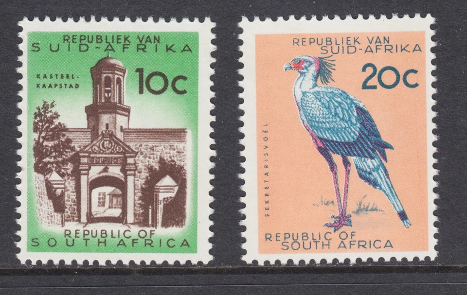 South Africa Sc 337, 340 MNH. 1968-69 10c Castle & 20c Secretary Bird, fresh - Image 1 of 1
