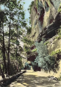 24 LES EYZIES ROCHERS DES GORGES D ENFER - Imagen 1 de 2