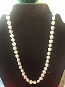 COLLAR DE PERLAS DE AGUA DULCE ANUDADO A MANO 18 in CON CIERRE DE ORO 14k - Imagen 1 de 6