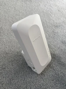 Netgear WiFi Mesh Extender Booster EAX12 WiFi 6 AX1600 Repeater, Range Extender - Picture 1 of 3