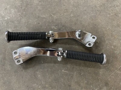 Reposapiés traseros Harley Davidson FXDI Dyna Super Glide Wide Low Rider 06-17 OEM Foto 1 de 3