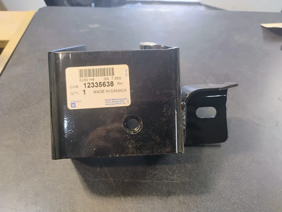 正品通用零件 12335638 乘客侧前保险杠支架 KFRT BPR — 第 1/4 张图片