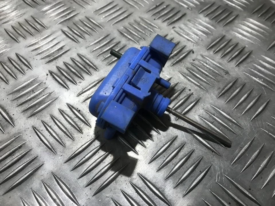 Mecanismo de cierre centralizado para aspiradora de puerta Audi A6 1995 (actuador Contr #343401-12 Foto 1 de 1