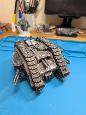 Forge World Warhammer Horus Herejía Guerreros de Hierro Armado Land Raider Foto 1 de 4