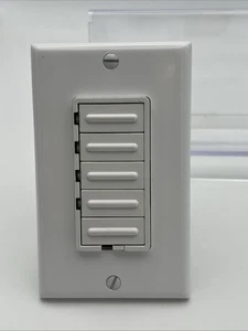 Atenuador de 4 niveles Leviton Decora con pantalla LED 6161-W - Imagen 1 de 2