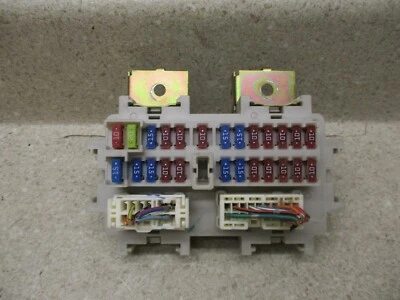 24350ZH00A 05 a 10 Nissan Armada QX56 tablero fusible conexión relé caja OEM Foto 1 de 4