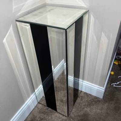 Soporte espejado vintage para planta de arte escultural. Mesa auxiliar pedestal 30"hx12” Foto 1 de 4