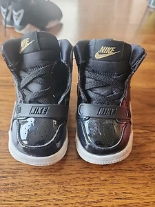 Nike Air Jordan Legacy Child Size 5 "Black and Gold" AT4055-007 - Picture 1 of 4