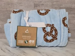 Deborah Conolly Designs Hand Towel 2 Piece Pretzel Design Multicolor - Picture 1 of 4