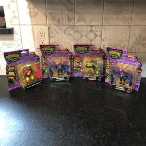 TMNT Mutant Mayhem Figures Lot Of 4 - Raphael, Beach Bum Mikey, 2 Wingnut - Picture 1 of 15