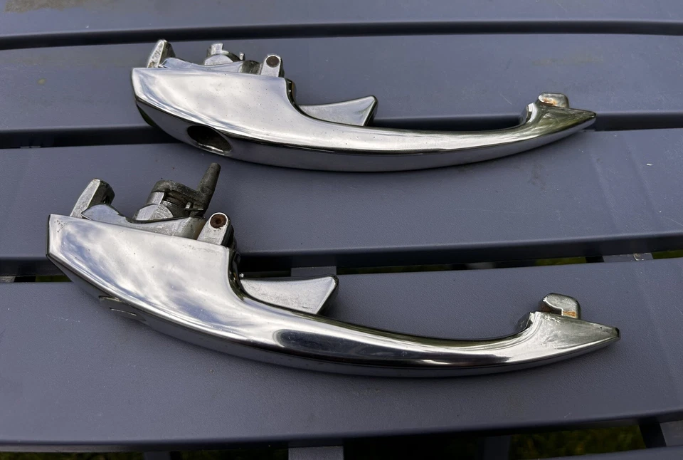 2 Vintage Original 1968-1972 VW Beetle Volkswagen Outside Door Handles - Изображение 1 из 4