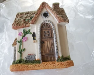 FAIRY GARDEN COTTAGE 4 1/2" Polyresin - Picture 1 of 2
