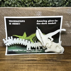 Orbis Atlas Triceratops Glow in the Dark Skeleton Dinosaurs Magazine Incomplete - Picture 1 of 9