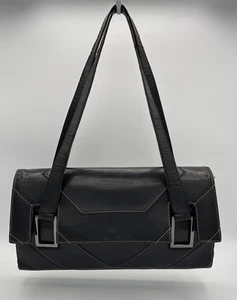 BCBGMAXAZRIA Statement-Schultertasche — einzigartige Nähte & silberne Schnallen - Bild 1 von 11