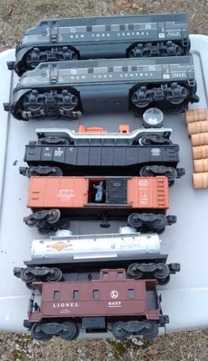 Lionel Postwar O Gauge 2344 NYC F3 Twin Diesel Train Set 2185W Freight Car 1951 - Image 1 of 4