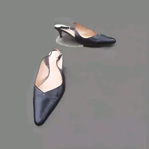 Tacones Saks Fifth Ave 9.5B cuero negro hebilla trasera tacón de gatito Italia - Imagen 1 de 4