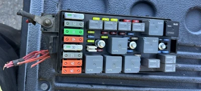 2006-2007 Saturn Vue 3.5L Engine Fuse Box Assembly OEM Tested With Warranty Foto 1 de 4