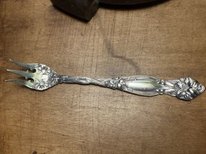 Simpson, Hall & Miller FRONTENAC 1903 Sterling Silver Short Pickle Olive Fork - Picture 1 of 20
