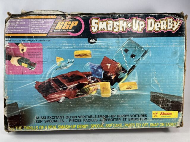 Vintage Smash up Derby Junk Yard Crashers Demolition Set 2000 