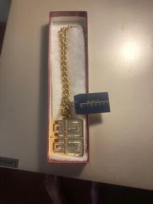 GIVENCHY Collar Cadena AUTÉNTICO De Colección Raro Logo Oro Colgante Gargantilla NUEVO CON ETIQUETAS - VENTA Foto 1 de 3