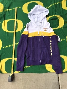 New Era NBA LOS ANGELES LAKERS COURTSIDE FULL-ZIP HOODIE Sz S NWT Kobe Bryant LA - Picture 1 of 10