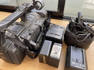 Canon XH-A1 Profi HDV Kamera Digital Videokamera schwarz MiniDV 2303G