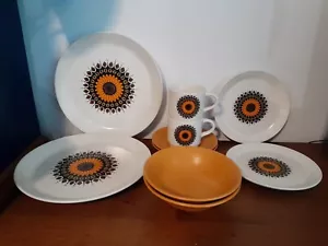 JOHNSON AUSTRALIA STONEWARE DINNER SET FOR 2 - RARE 'INCA' DESIGN - 1970's - Picture 1 of 3