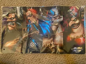 Old Four Emperors Championship 2023 Playmat - Nuovo Sigillato - One Piece TCG - Foto 1 di 1