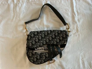 Markenlose Satteltasche goldfarben schwarz mit D-Riemen Damen - Bild 1 von 18