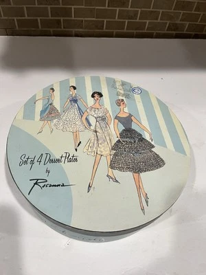 Juego de 4 platos de postre de Rosanna. Conjunto Retro Moda De Mujer En Vestidos. Azul Foto 1 de 4