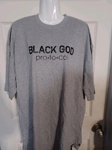 Luxe Gray Graphic Tee - Bild 1 von 2