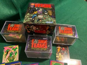 Carte collezionabili Skybox DC Comics Cosmic Teams 1993 set base completo #1-150 - Foto 1 di 8