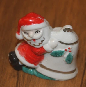 Vintage Porzellan Weihnachtsmann und Glocke Figur - Bild 1 von 3