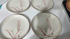 Vintage~WINFIELD True Porcelain Hand Crafted  "DRAGON FLOWER" Salad Plate - Picture 1 of 6