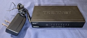 TRENDnet 8-Port Unmanaged Gigabit Desktop Switch Metal 8 x 1Gbps Ports TEG-S83 - Picture 1 of 4