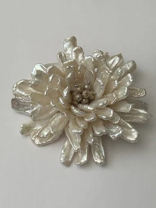 Broche grande de colección Biwa Keshi de agua dulce blanco perla flor mamá - Imagen 1 de 4