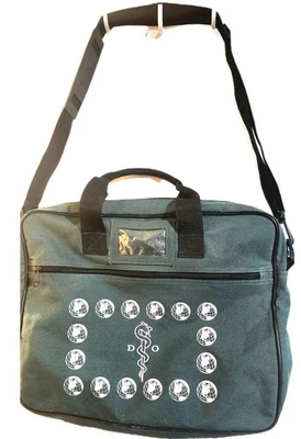Pasta de lona verde Doctor Of Osteopathic Medicine, laptop ou bolsa de transporte. - Imagem 1 de 4