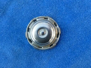RARE ! JOUSTRA 1:20 ? RENAULT R8 - ENJOLIVEUR DE ROUE Hubcap - Foto 1 di 2