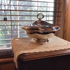Vintage Oneida silverplate pedestal 2 QT serving dish w/Pyrex insert