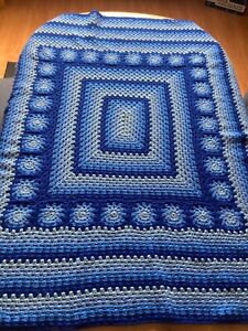 Häkeldecke GrannySquare Tagesdecke Bettüberwurf Decke Blau 