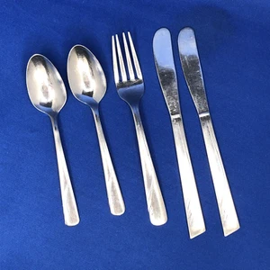 Oceanic Oneida Youth Fork Spoon Butter Knife 5 PC LOT Stainless Flatware Swirl - Picture 1 of 8