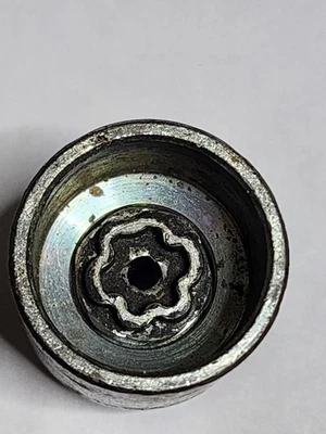 Llave de bloqueo de rueda GM GMC Chevrolet solo genuina McGard  Foto 1 de 4