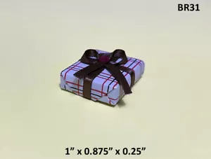 REGALO AVVOLTO CON FIOCCO DI FANTASIA scala 1:12 casa delle bambole miniature #31 - Foto 1 di 1